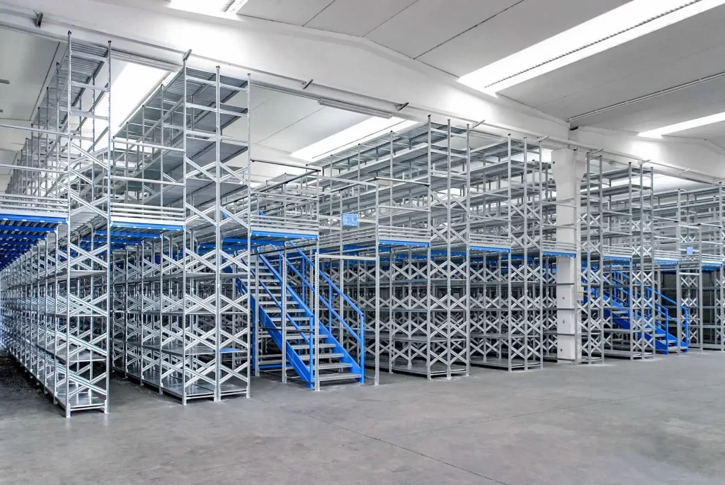 Μεταλλικά ράφια για αποθήκες