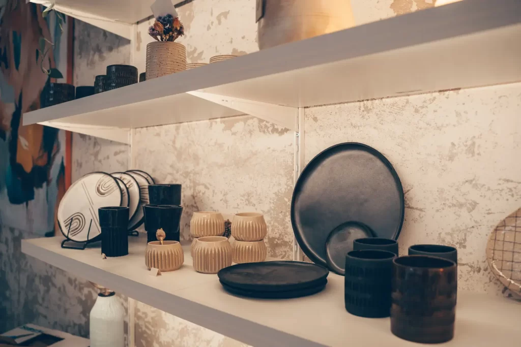 Οικονομικά ράφια καταστημάτων