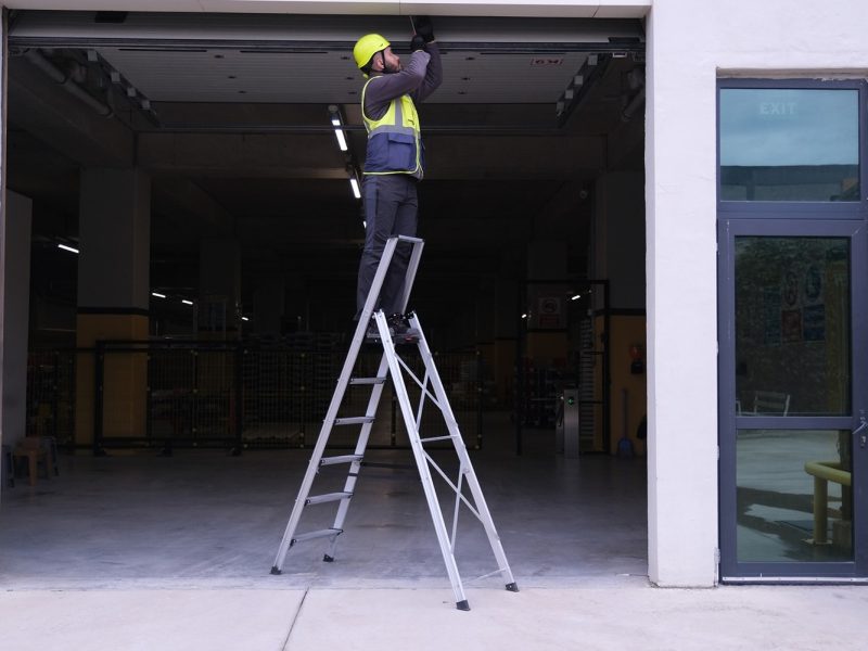 Εφαρμογές Αναδιπλούμενης Επαγγελματικής Σκάλας 150kg VENTO