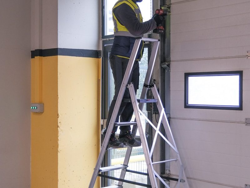 Εφαρμογές Αναδιπλούμενης Επαγγελματικής Σκάλας 150kg VENTO