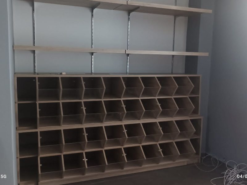 Επίπλωση Κάβας, Ράφια για Κάβες