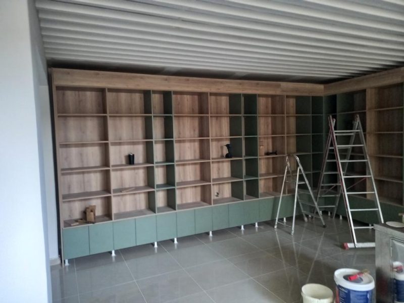 Επίπλωση Κάβας, Ράφια για Κάβες