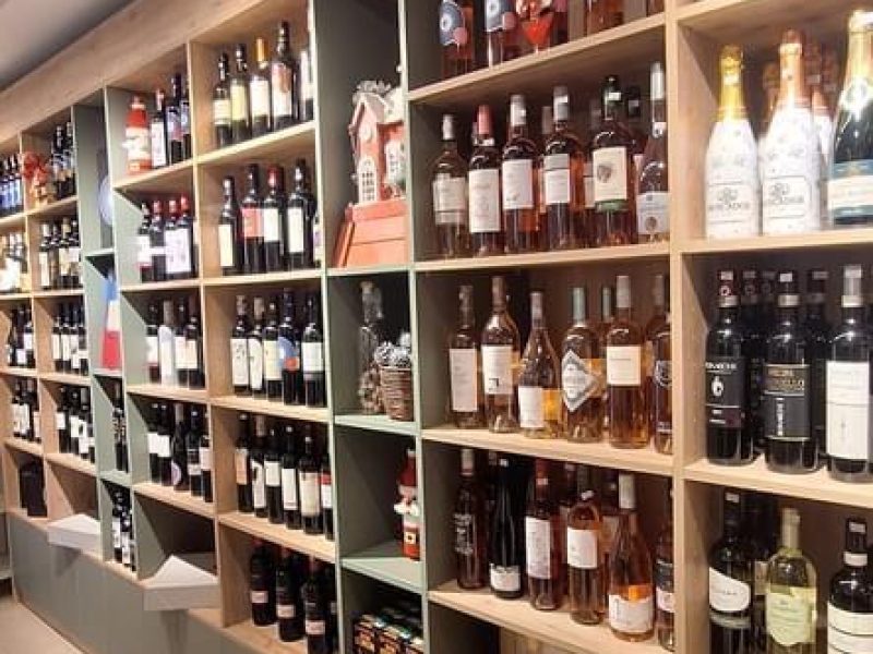 Επίπλωση Κάβας, Ράφια για Κάβες