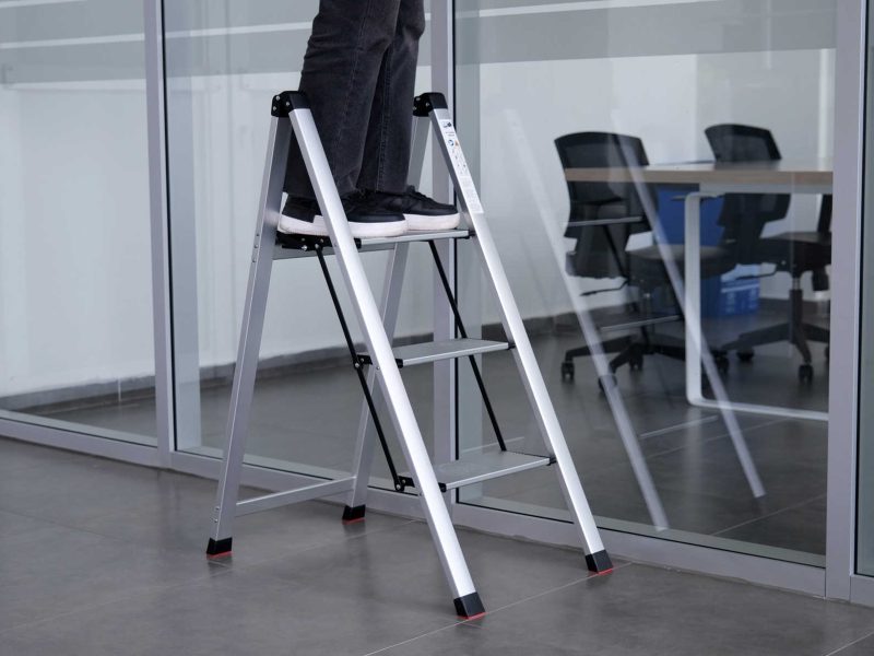 TROYA – Σκαλοπάτι